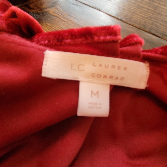 LC Lauren Conrad red velvet women's top size medium - Picture 7 of 10